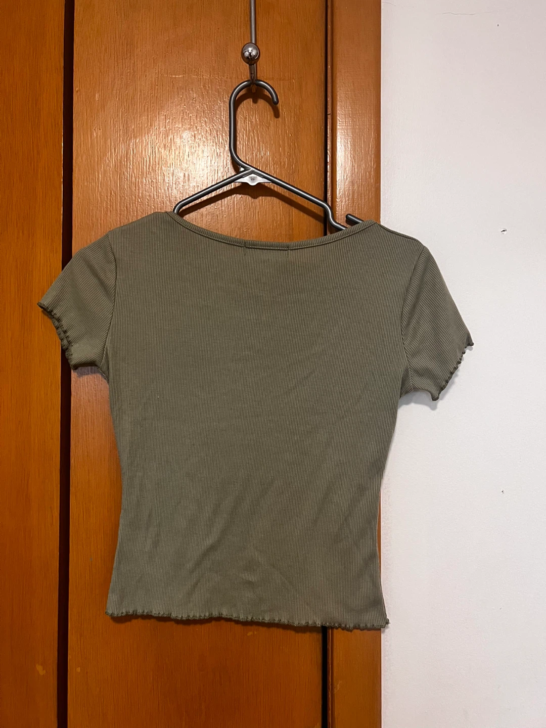 Streetwear Society Ribbed V-Neck Cropped Top - Olive Green - photo 2