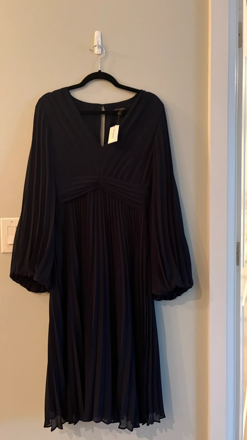 Banana Republic Navy Pleated Midi Dress Size 4 - photo 4