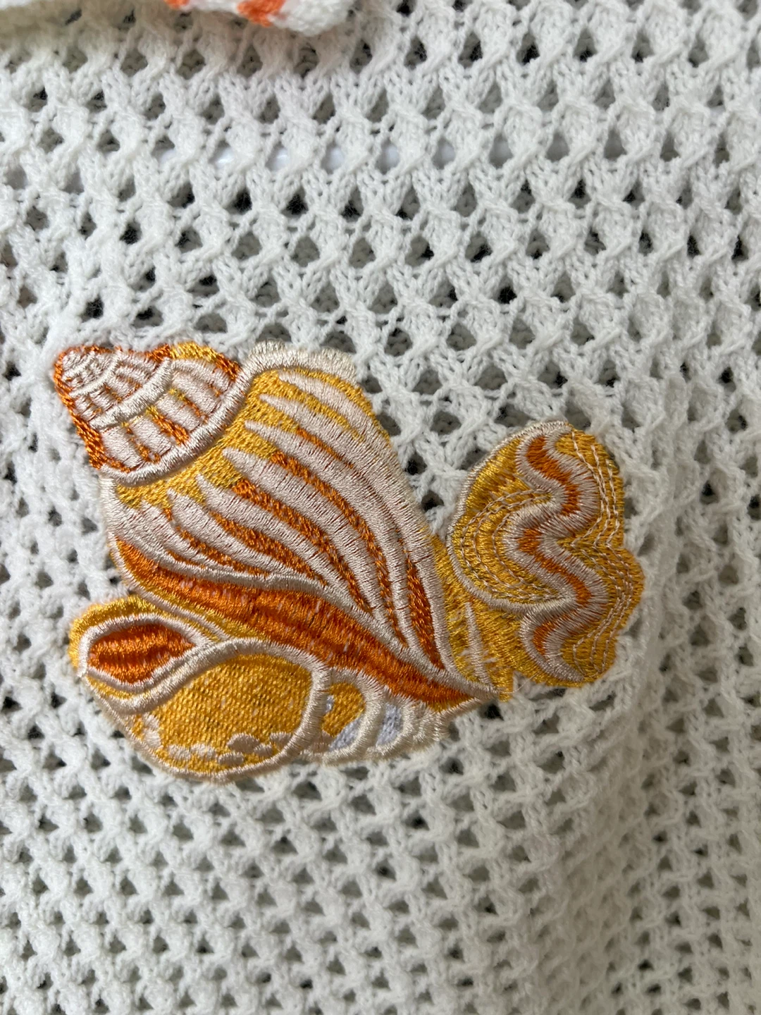White Knit Polo Shirt with Embroidered Seashells and Coral - photo 3