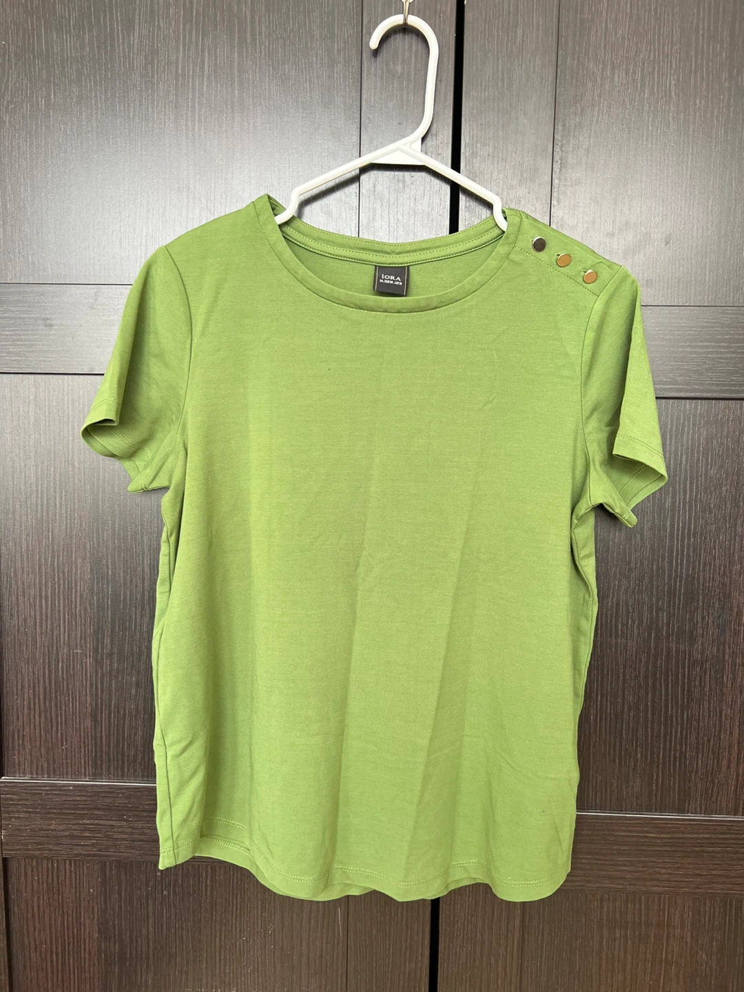 Iora Women's Green T-Shirt Size 10