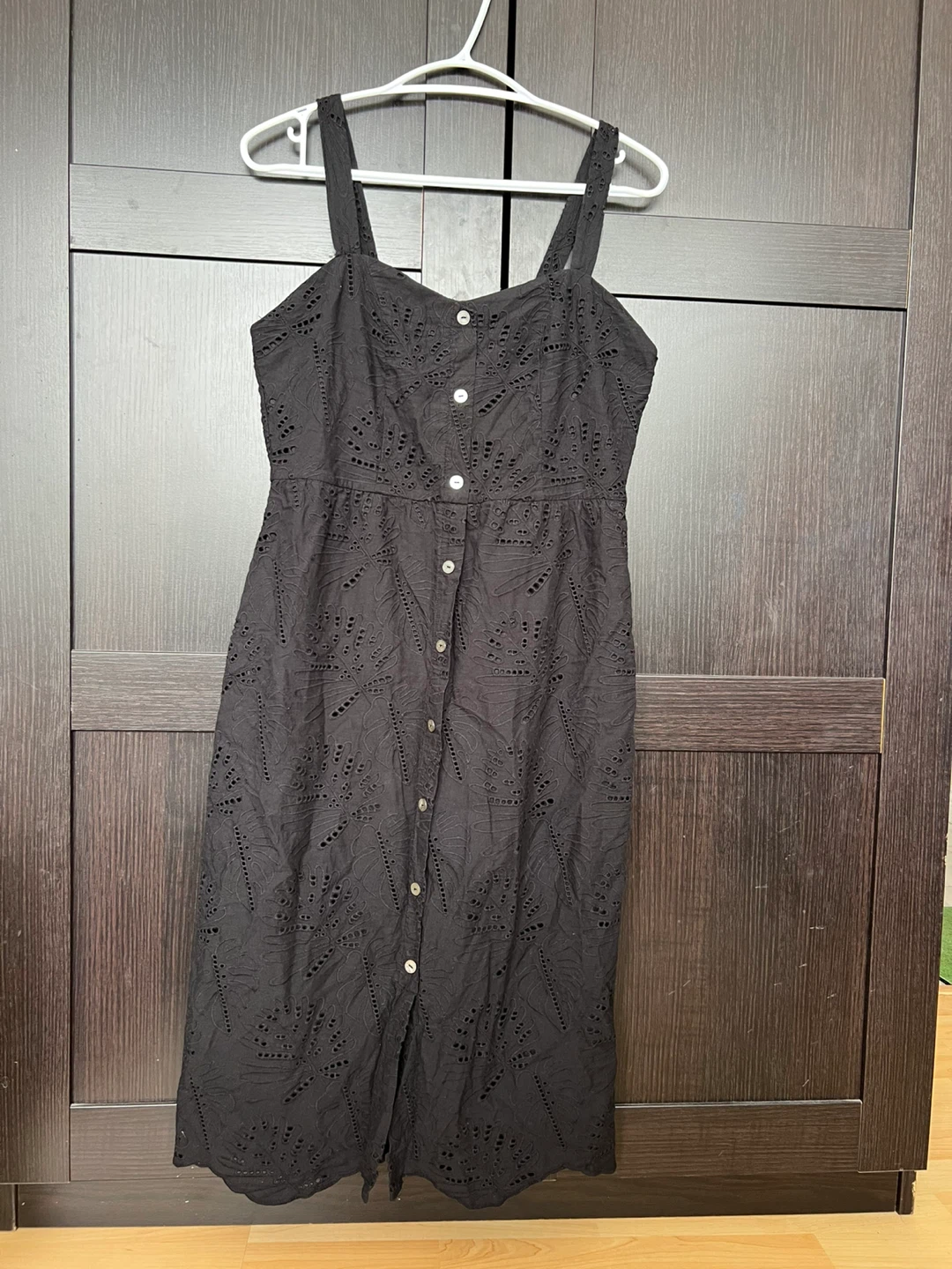 THESTAGEWALK Black Eyelet Button-Front Midi Dress Size L