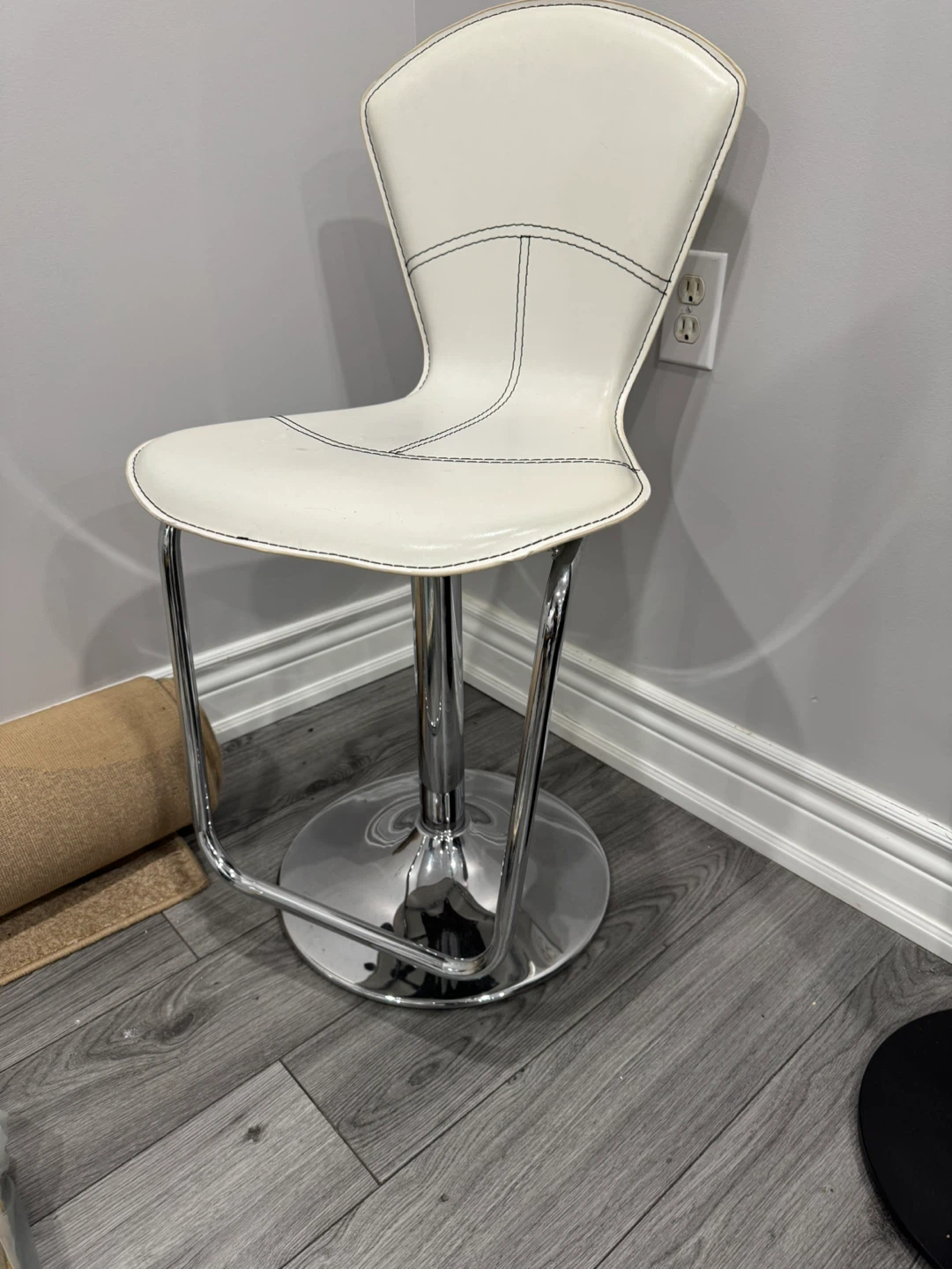 White adjustable bar stool with chrome base
