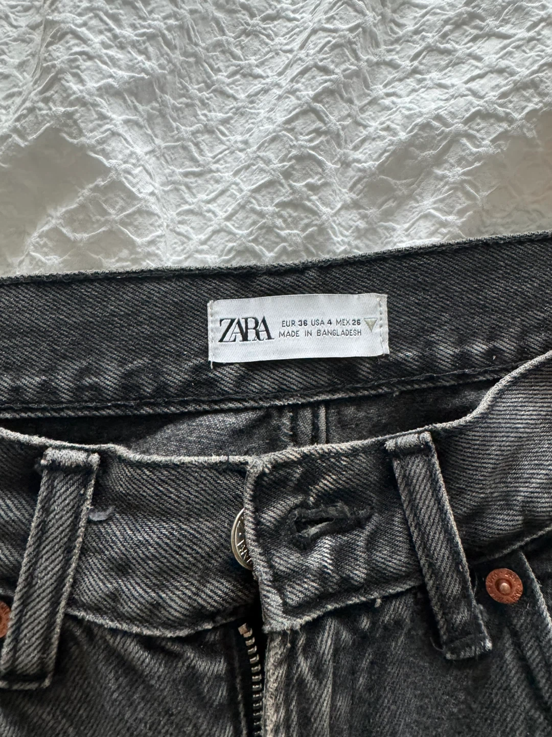 ZARA Jeans - Light Wash & Black Denim - photo 2