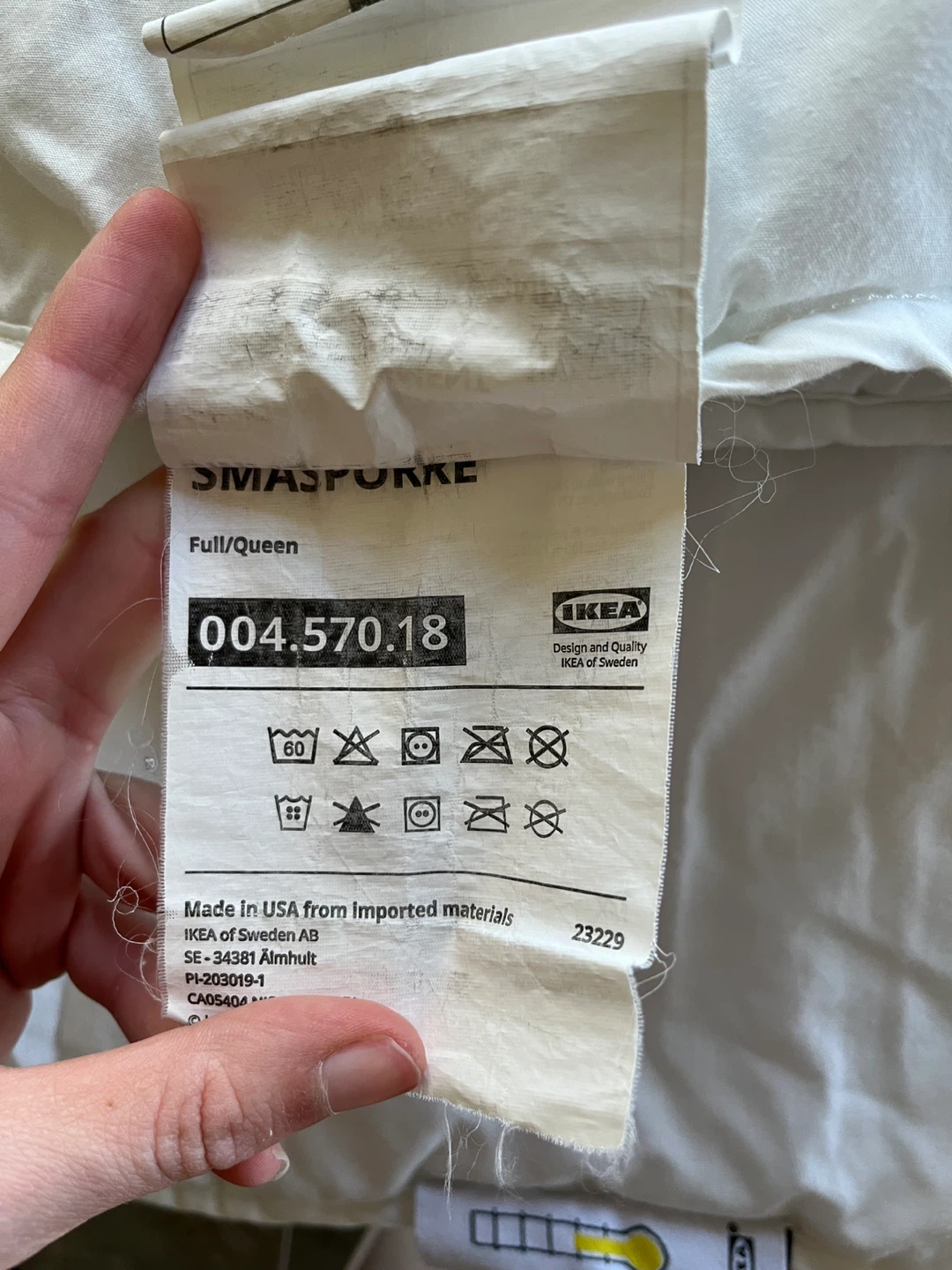 IKEA SMASPORKE Full/Queen Duvet Insert - photo 2