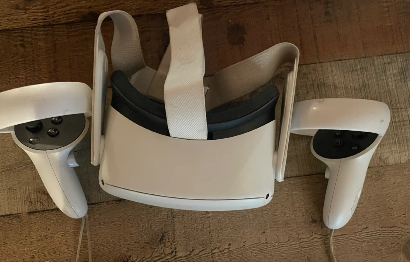 Meta Quest 2 VR Headset with Controllers🌱