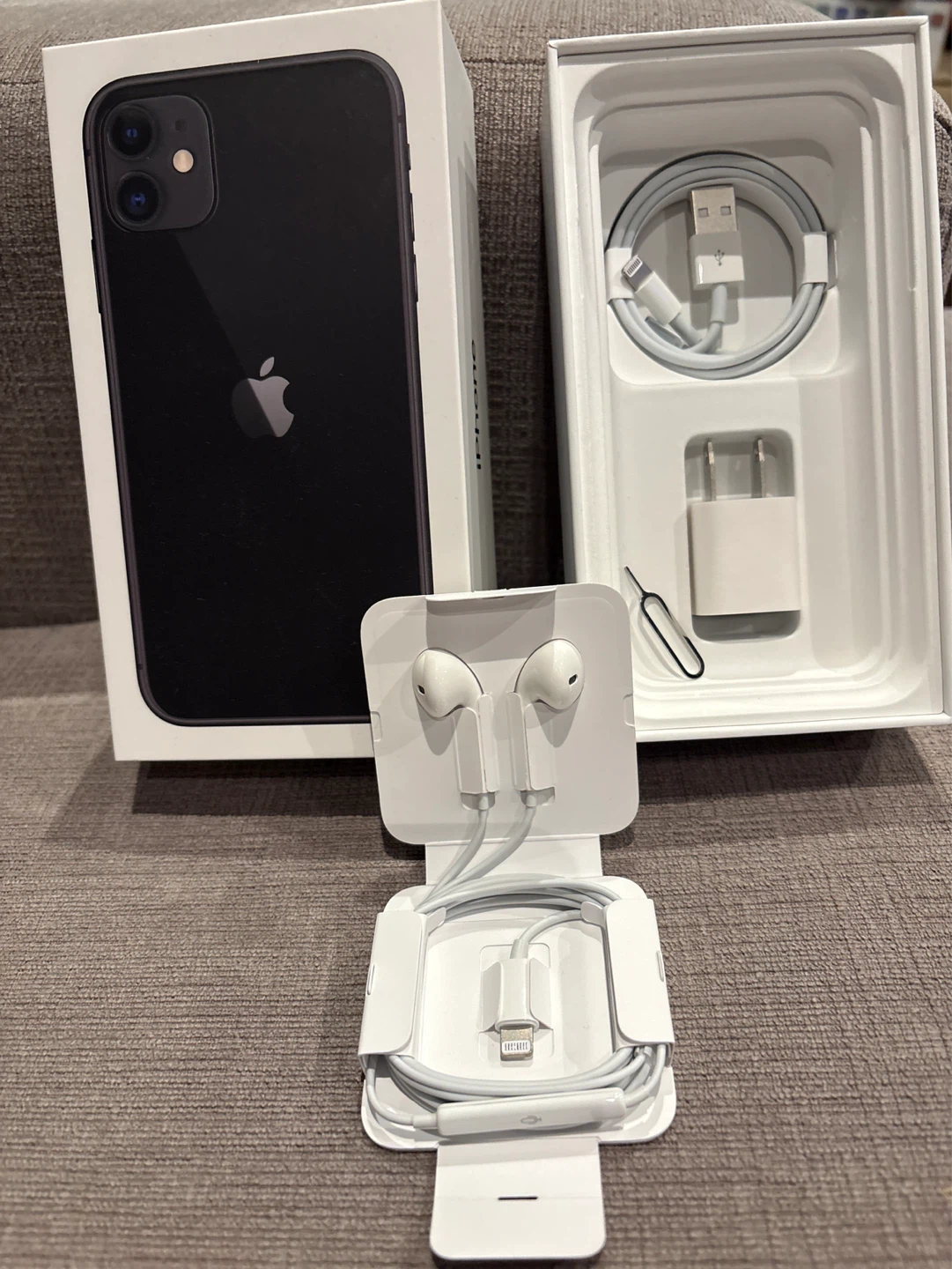 Apple iPhone 11 - accessories