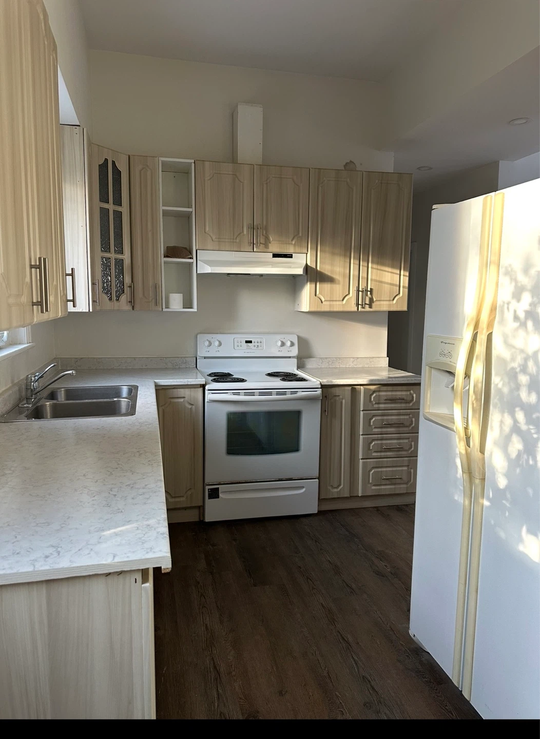 2 Bedroom Main floor for rent  Newmarket - photo 4
