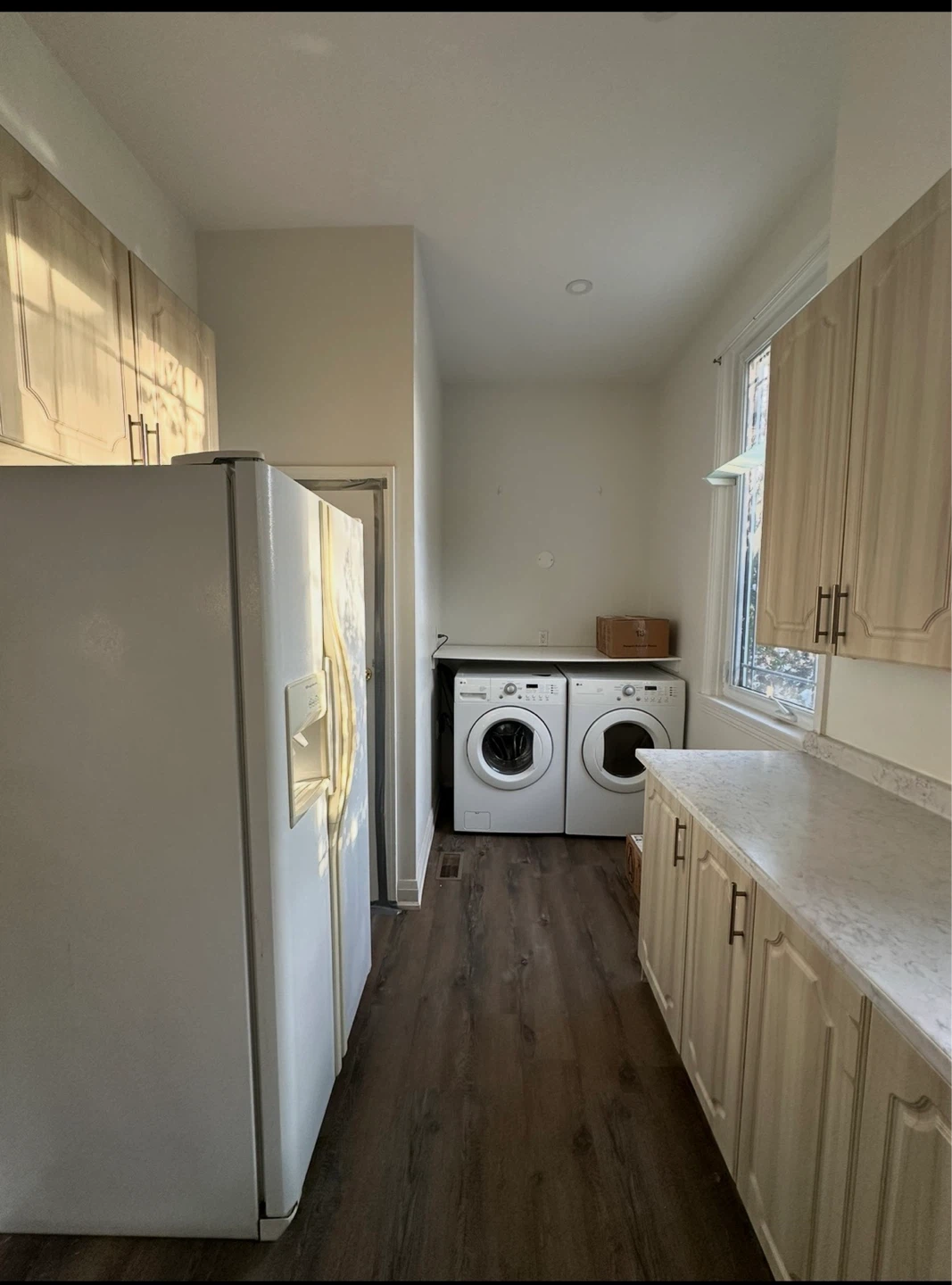 2 Bedroom Main floor for rent  Newmarket - photo 5