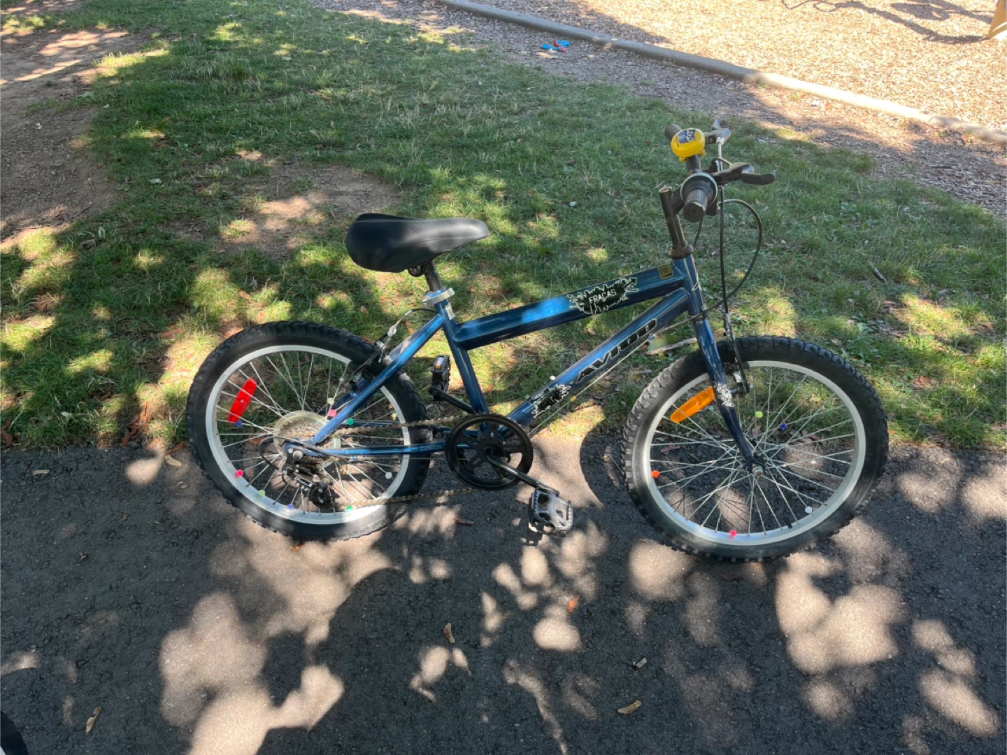 Avigo kids mountain bike 20”