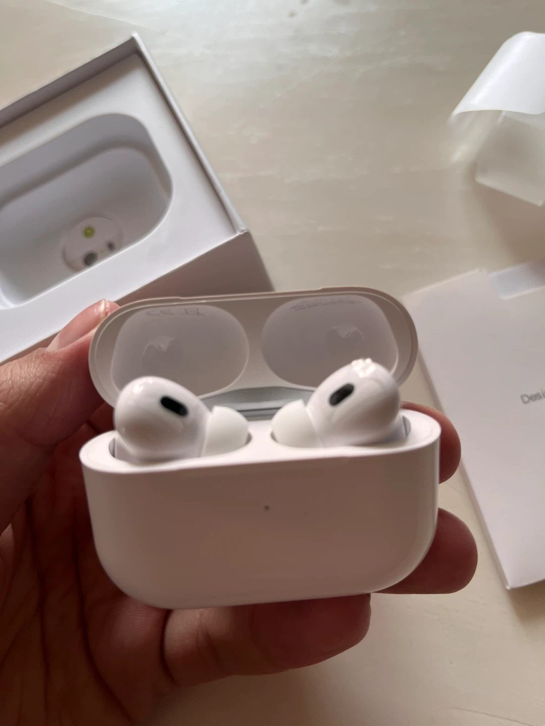 Apple AirPods Pro 2 (USB-C) - photo 3