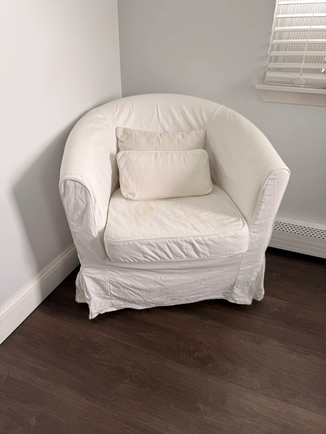 White Armchair with Slipcover - photo 3
