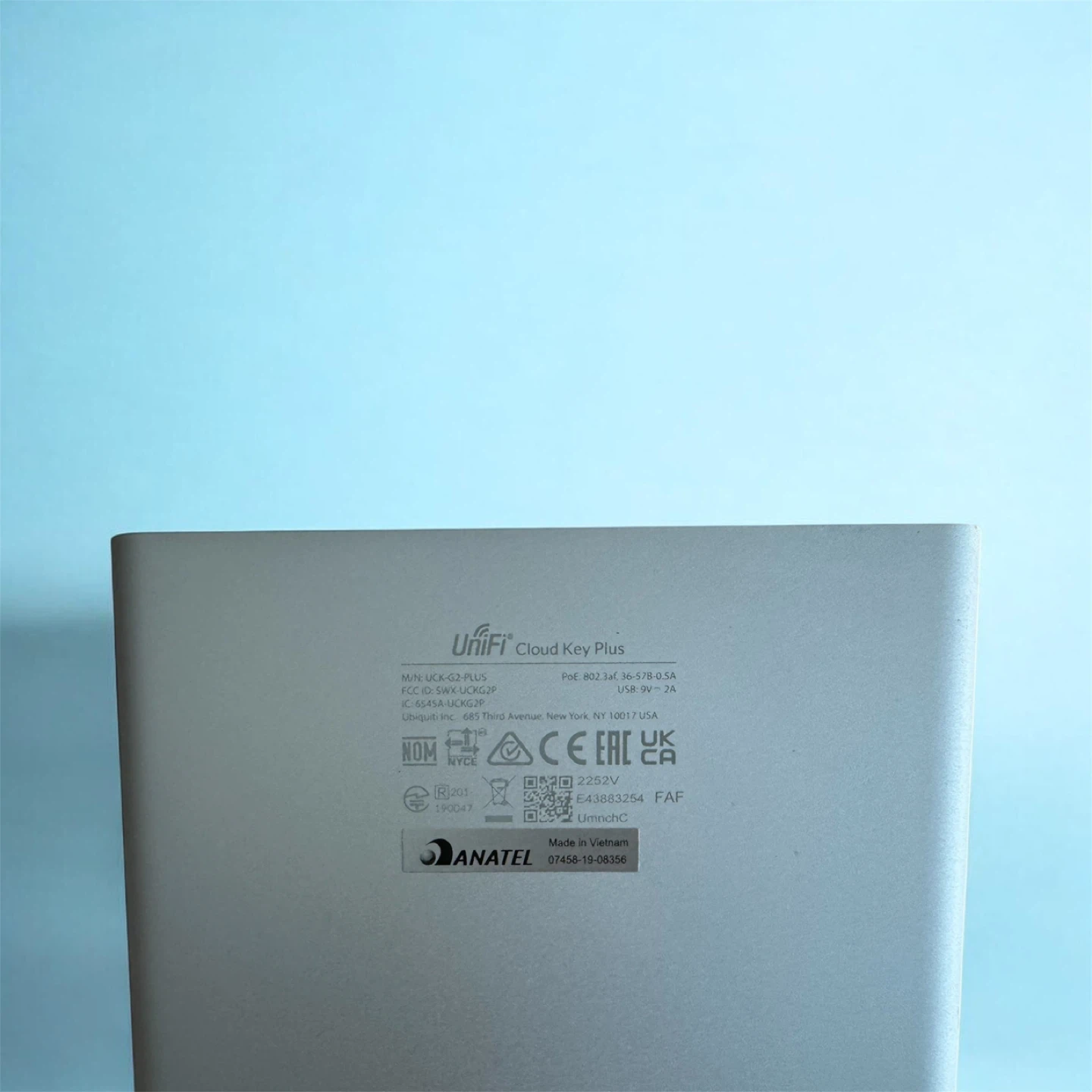 Ubiquiti UniFi Cloud Key Gen2 Plus - photo 2