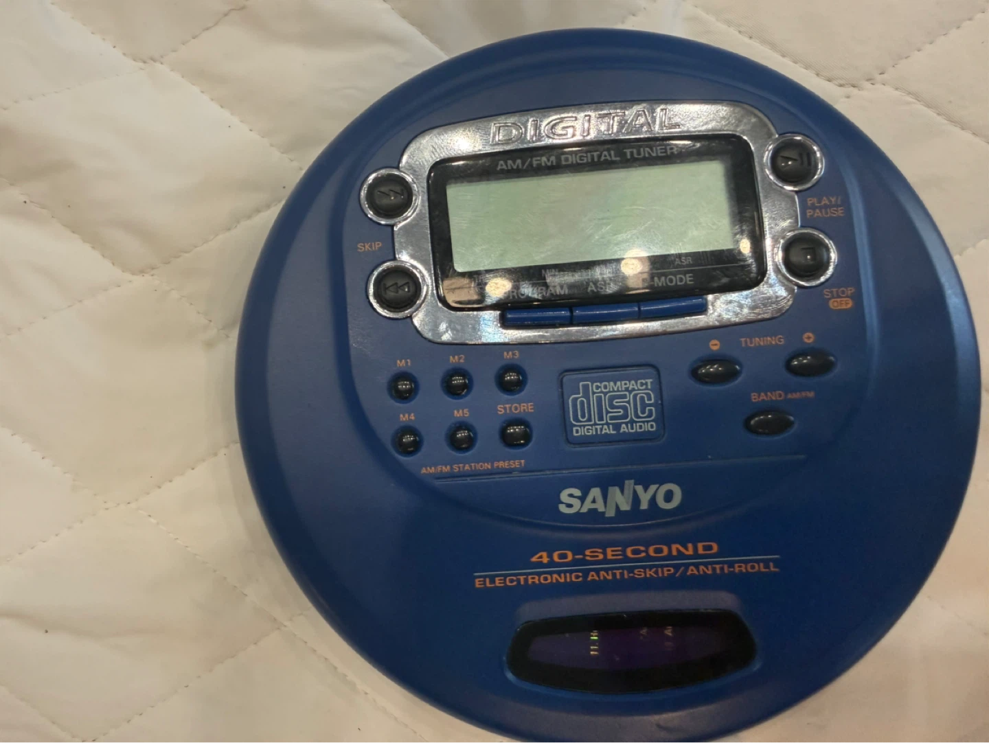 Sanyo Portable CD Player AM/FM Radio CP-CD44