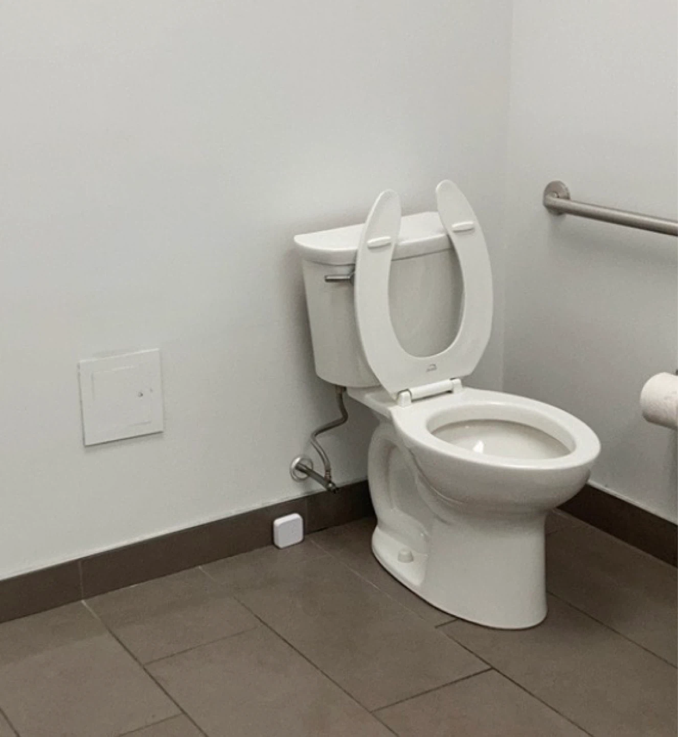 HOTEL-LEVEL BATHROOM CLEANING SERVICE AVAILABLE - photo 5