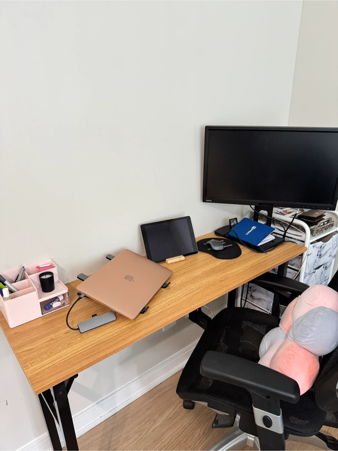 Work desk and chair - photo 4