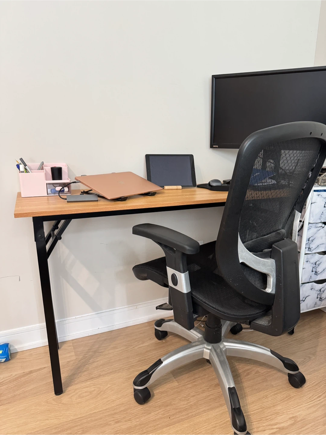 Work desk and chair