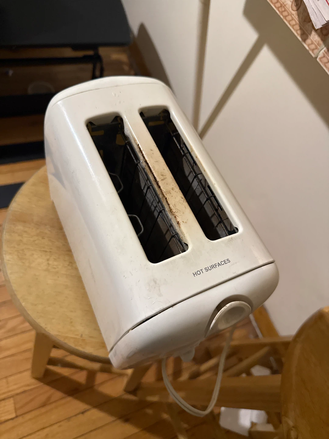 White 2-Slice Toaster