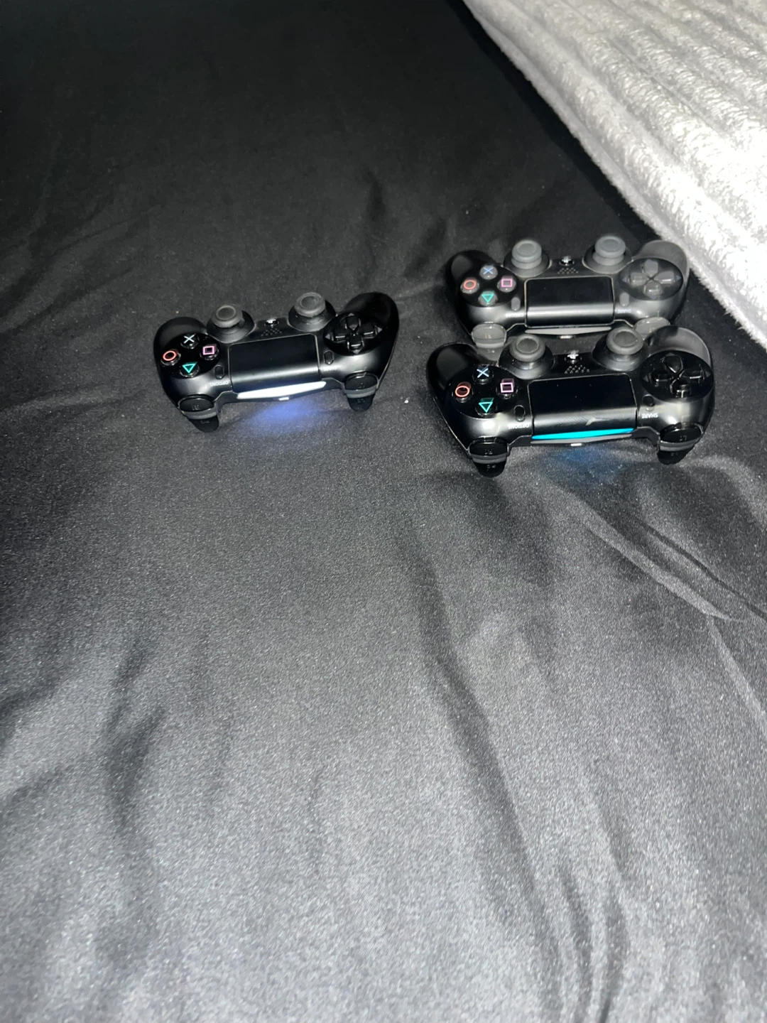 3x Black Sony PlayStation DualShock 4 Controllers - photo 2