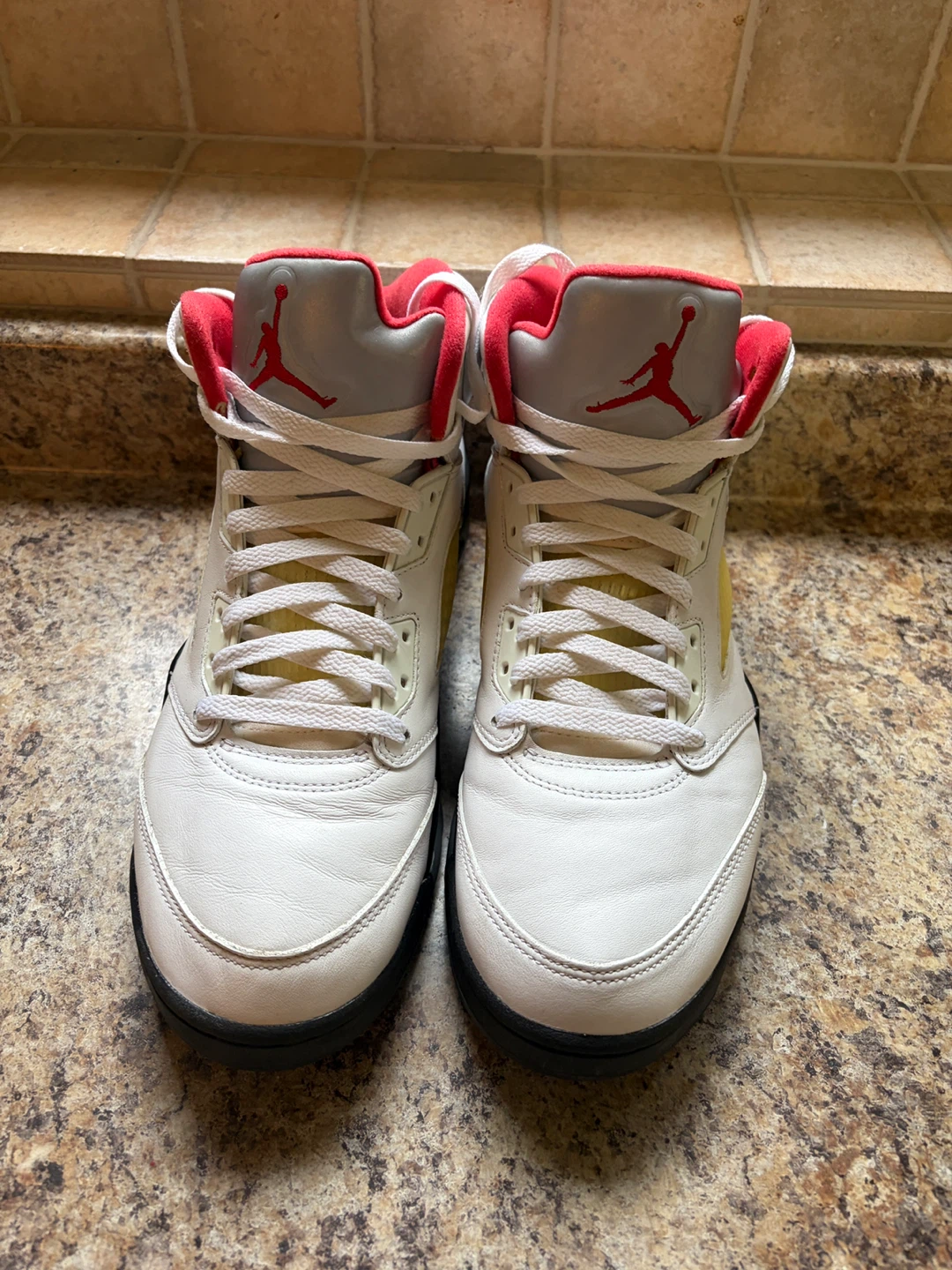 Air Jordan 5 Retro 'Fire Red' White Sneakers - photo 4