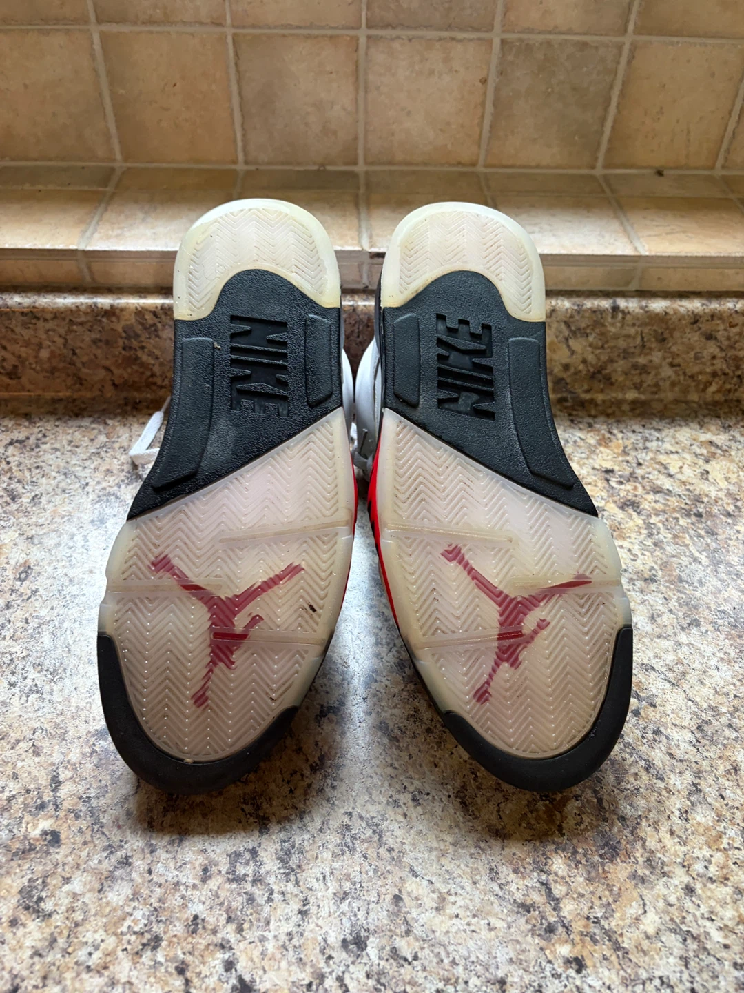 Air Jordan 5 Retro 'Fire Red' White Sneakers - photo 5