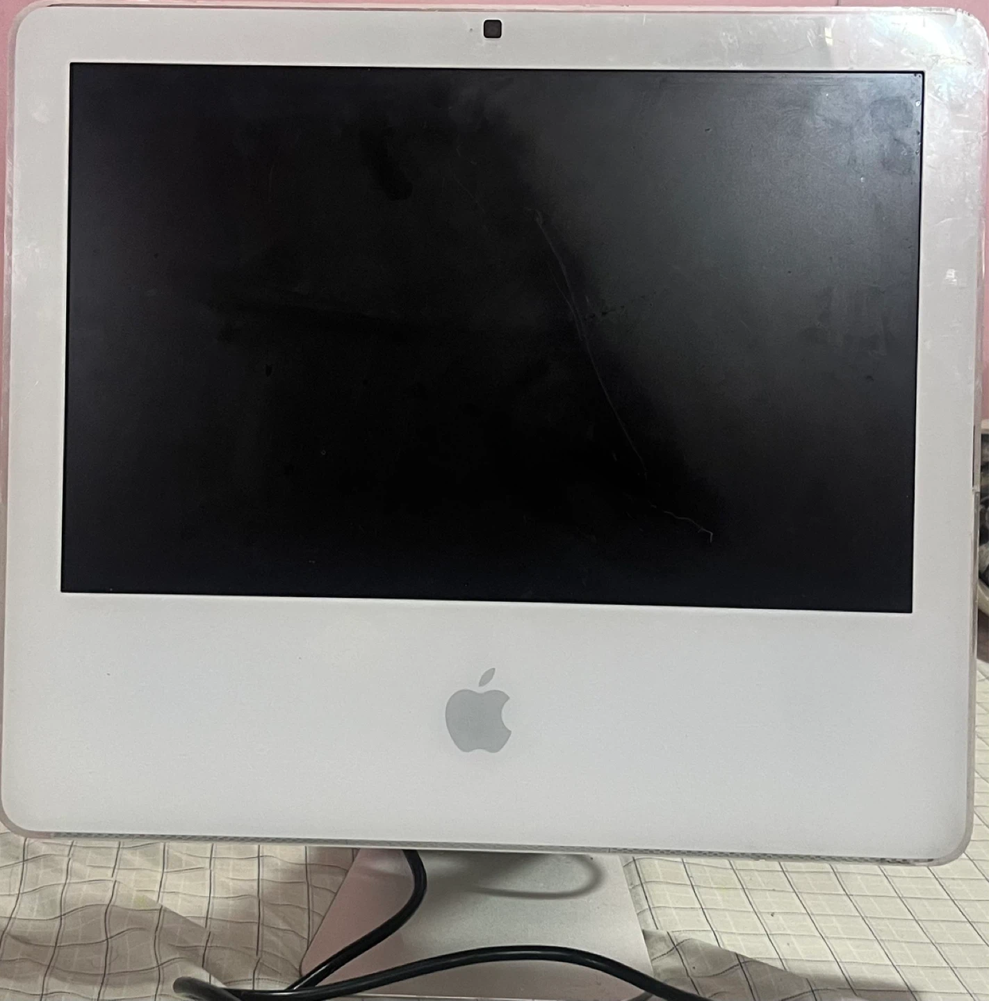 Apple iMac 21.5-inch Desktop Computer