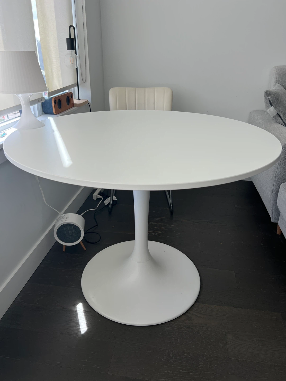 White Round Tulip Dining Table