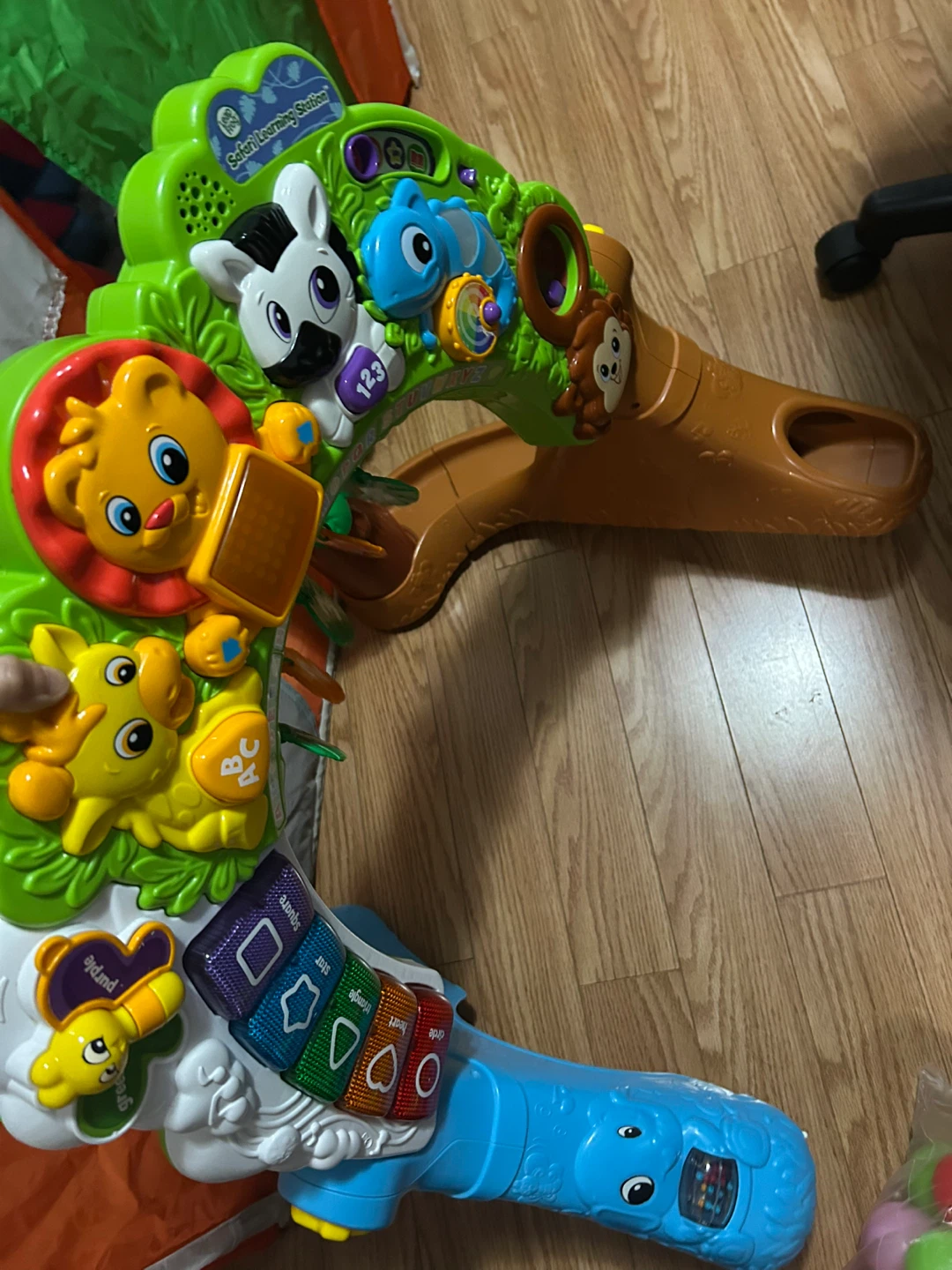LeapFrog Safari Learning Station - photo 4