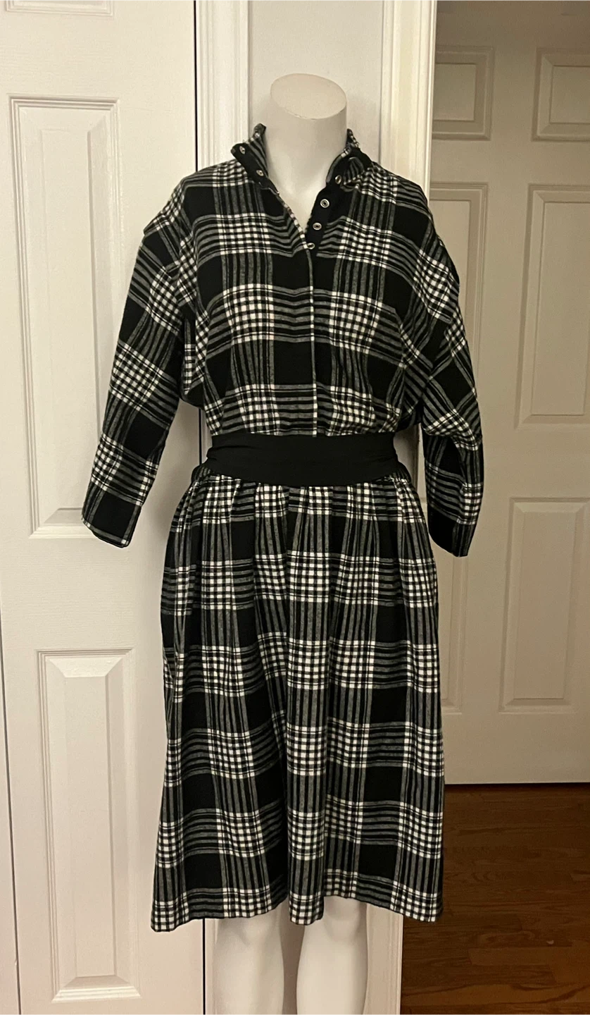 Pantel Plaid Dress - Montreal Canada