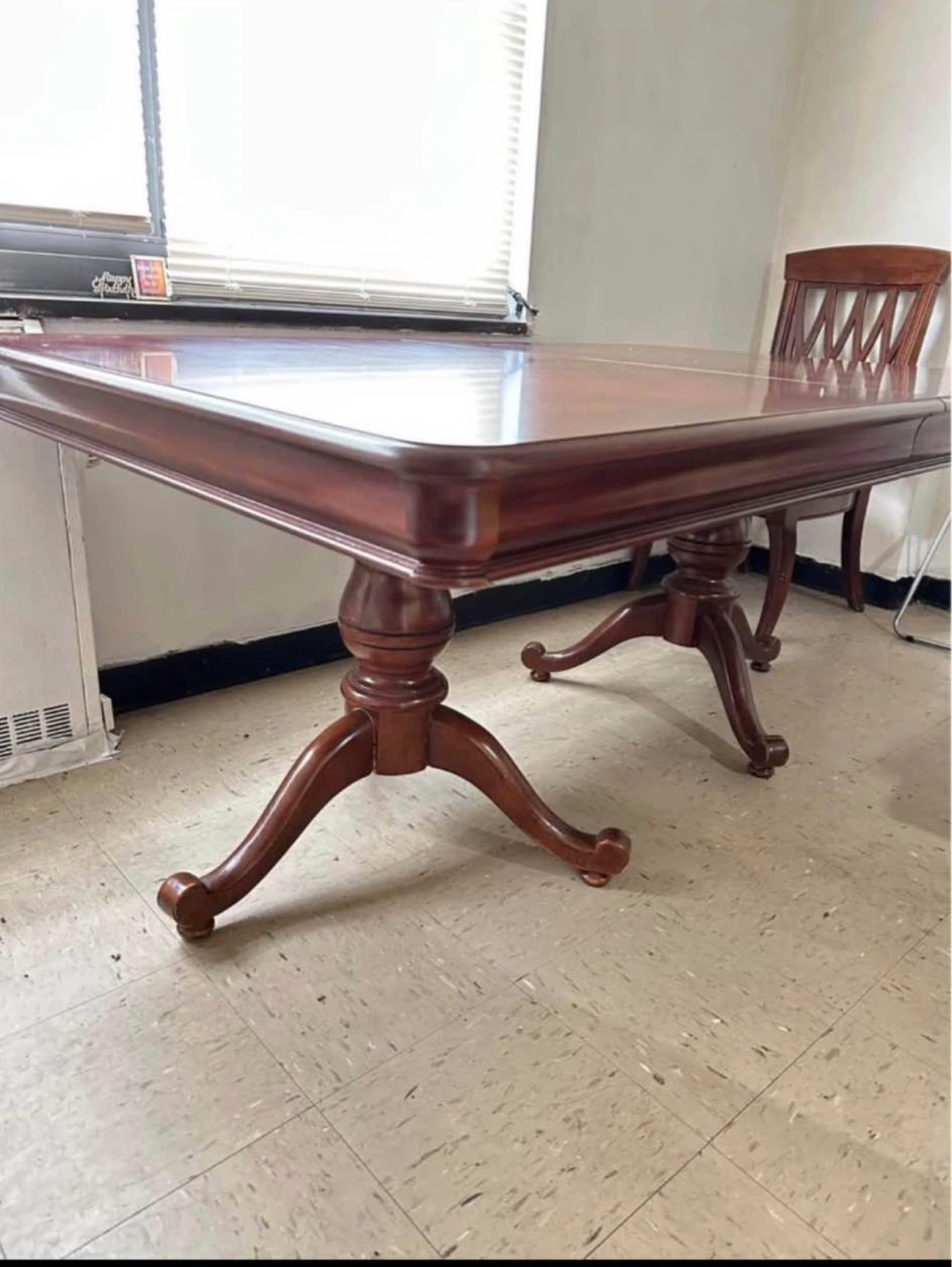 Solid wood dining table, 6 chairs & 2 extension panels