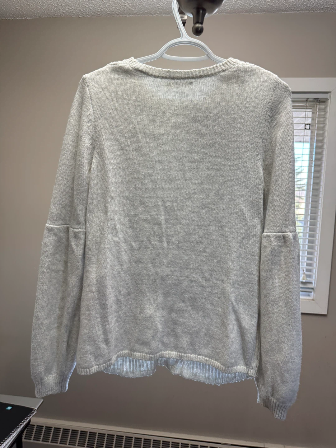 FREE Reitmans Sweater Size M - photo 3