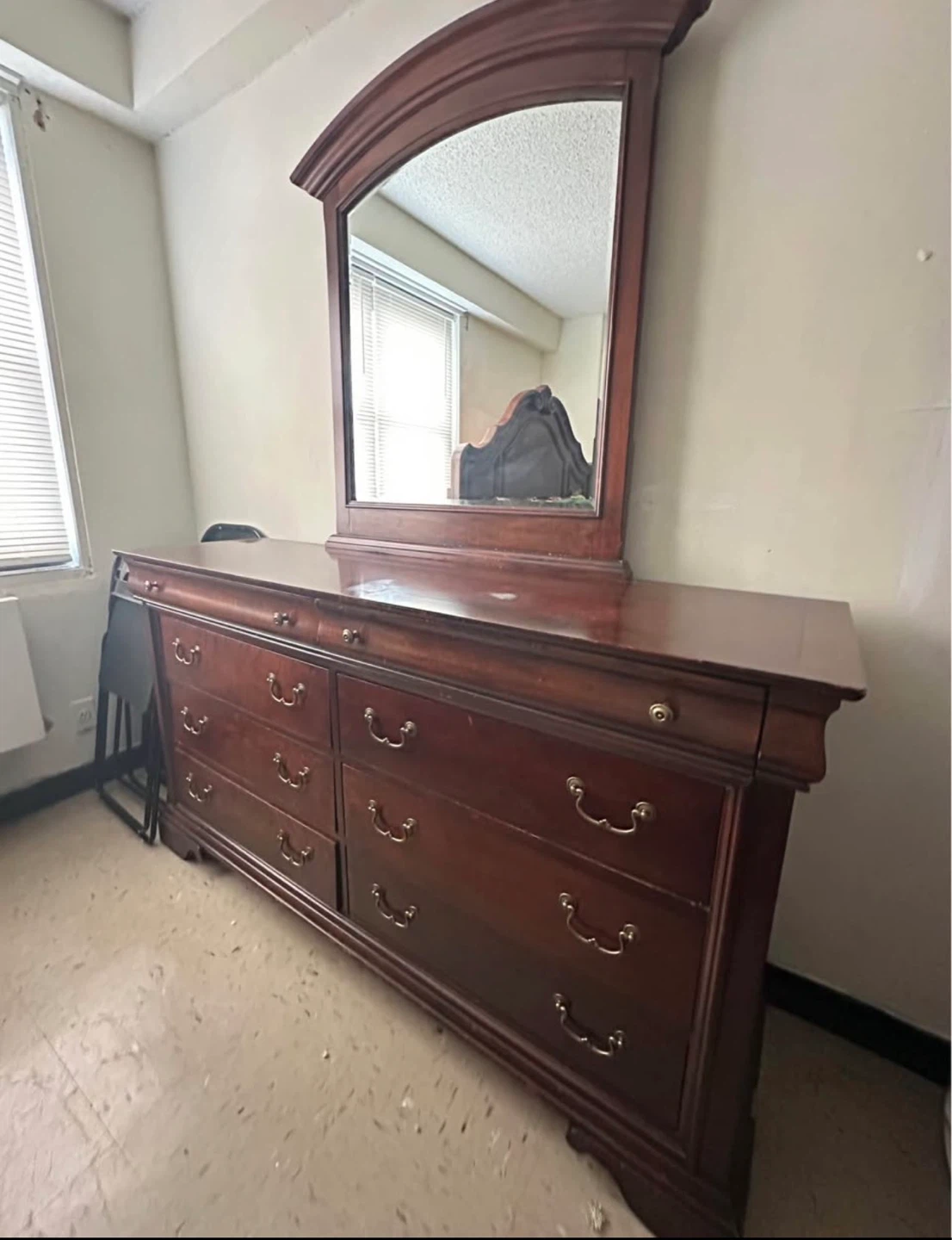 Solid wood Queen Bed and 6 Drawer Dresser w/ mirror - photo 4