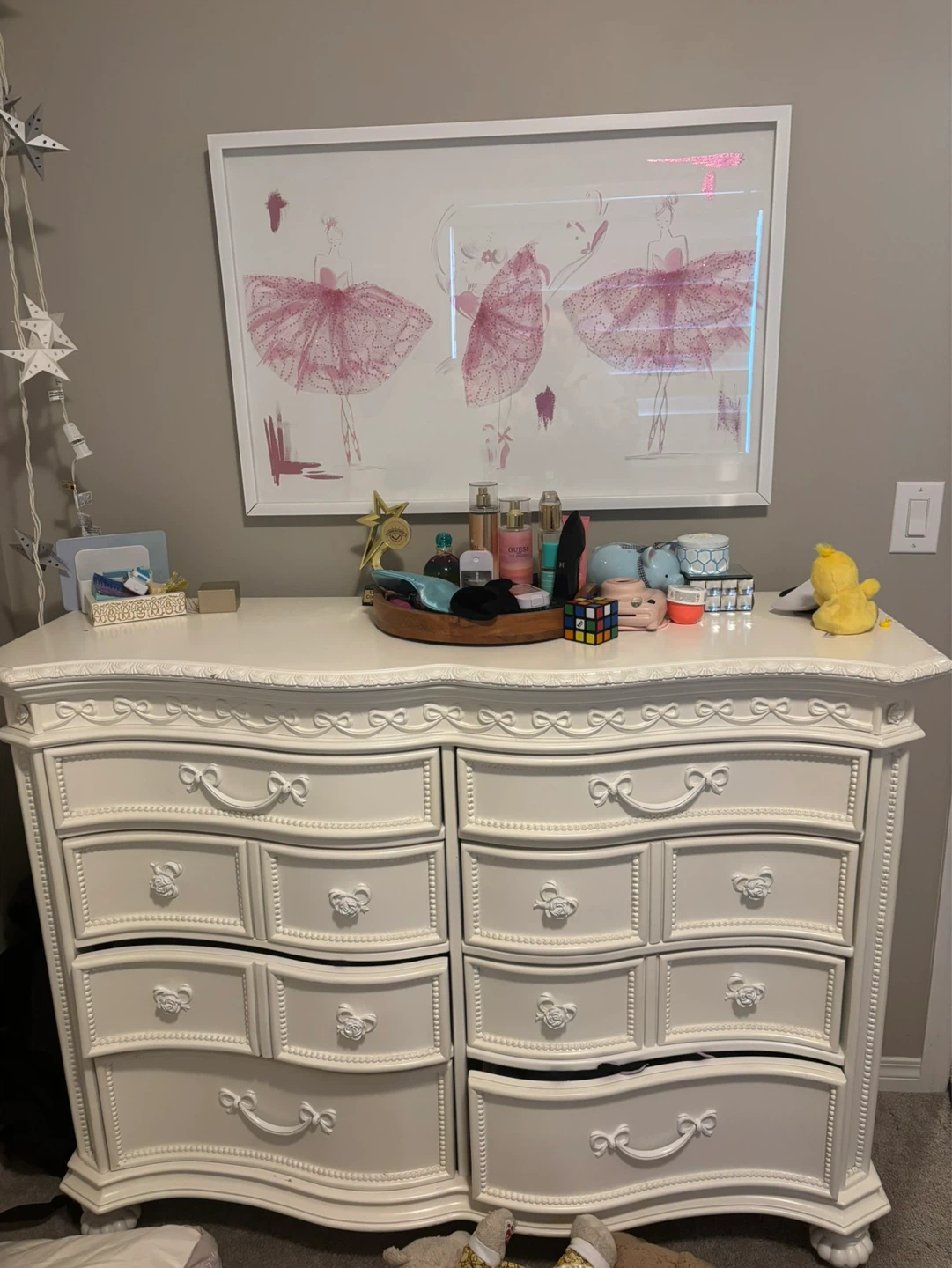 Twin bedroom set with 2 nightstands and dresser. - photo 3