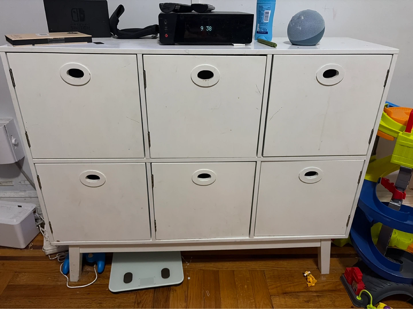 White Cube Storage Unit with 6 Doors