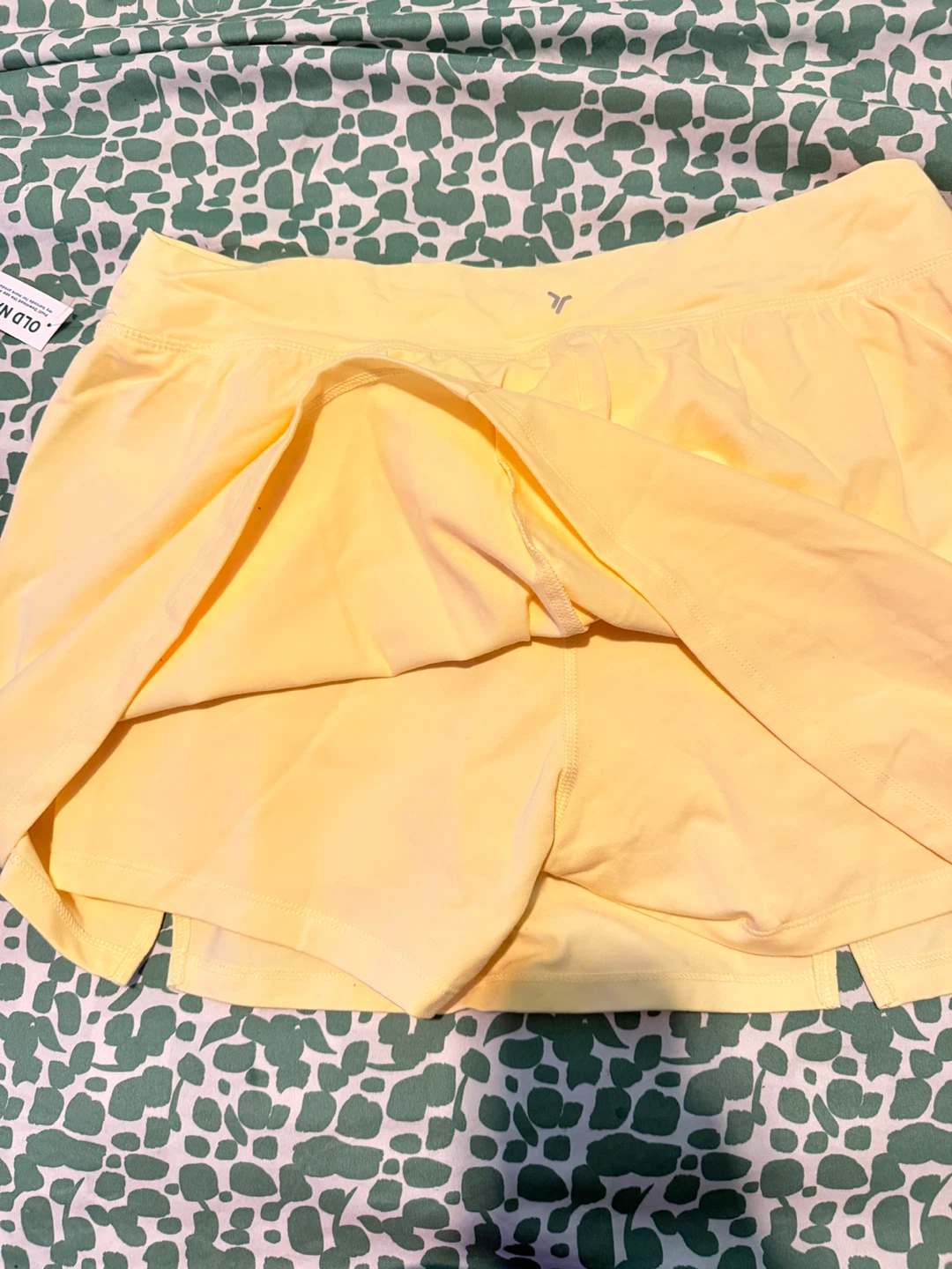 Old Navy Active Yellow Mid-Rise Go-Dry Skort Size L - photo 3