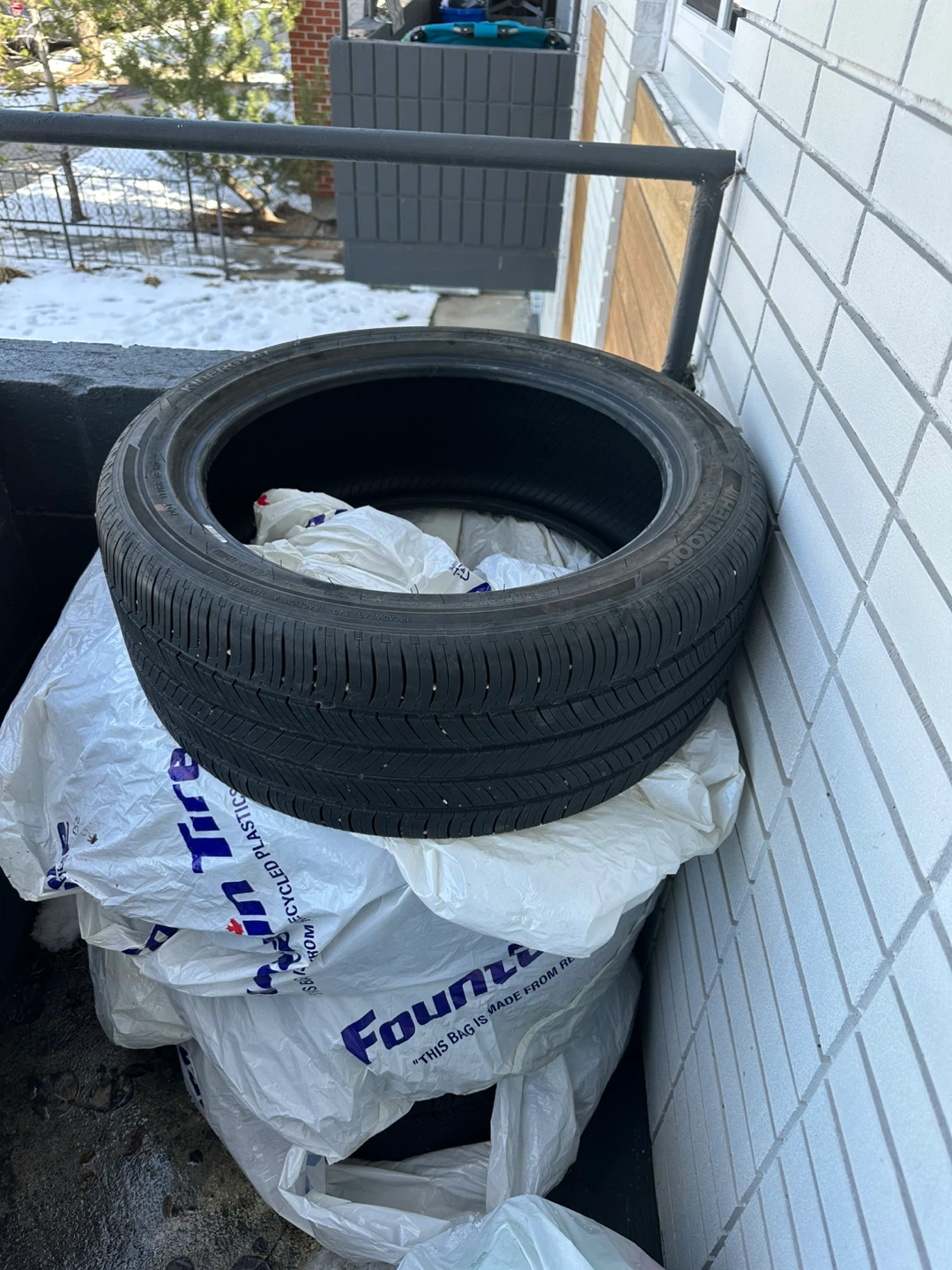 Hankook Kinergy GT Tire