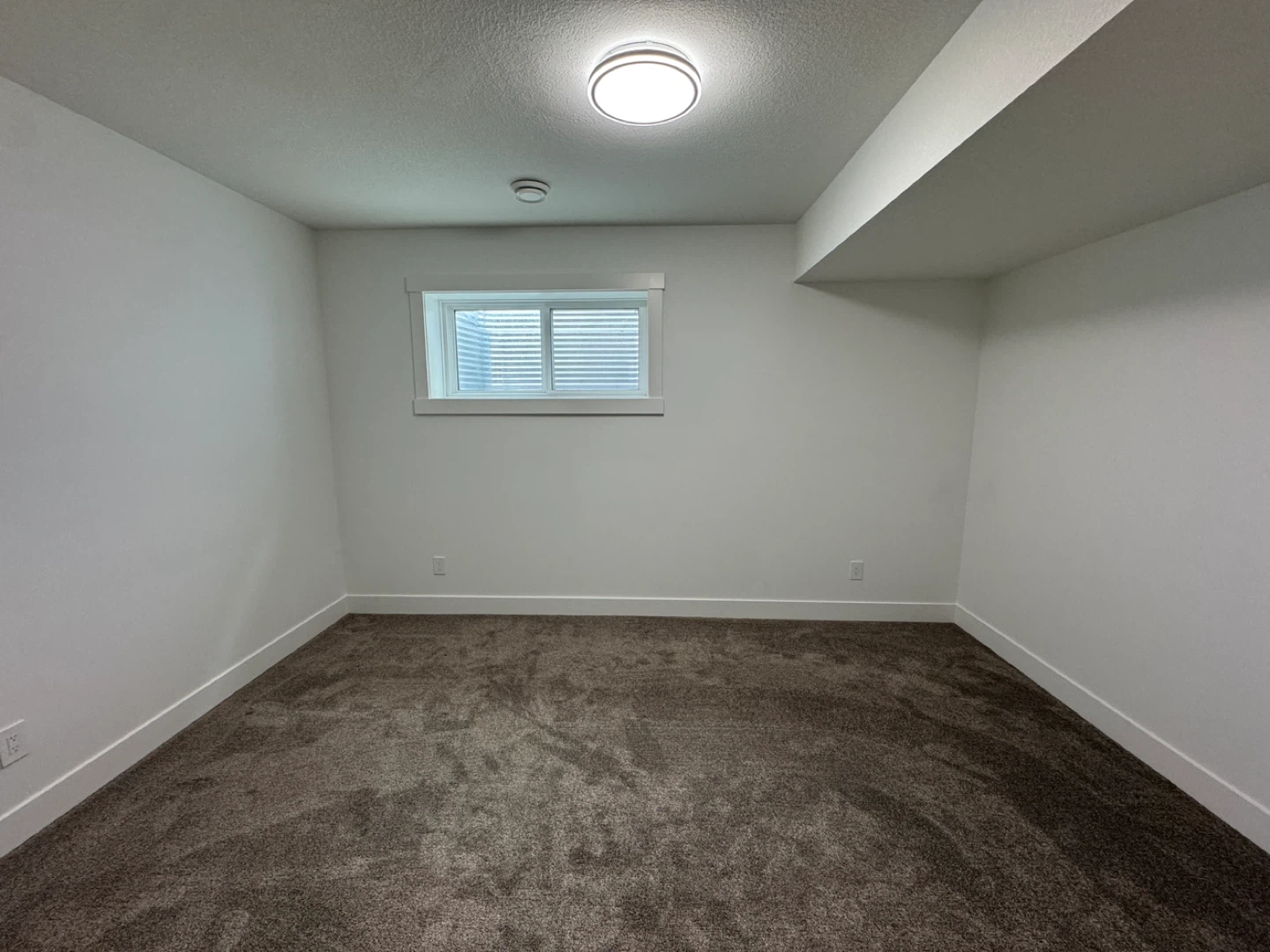 Basement for rent - photo 5