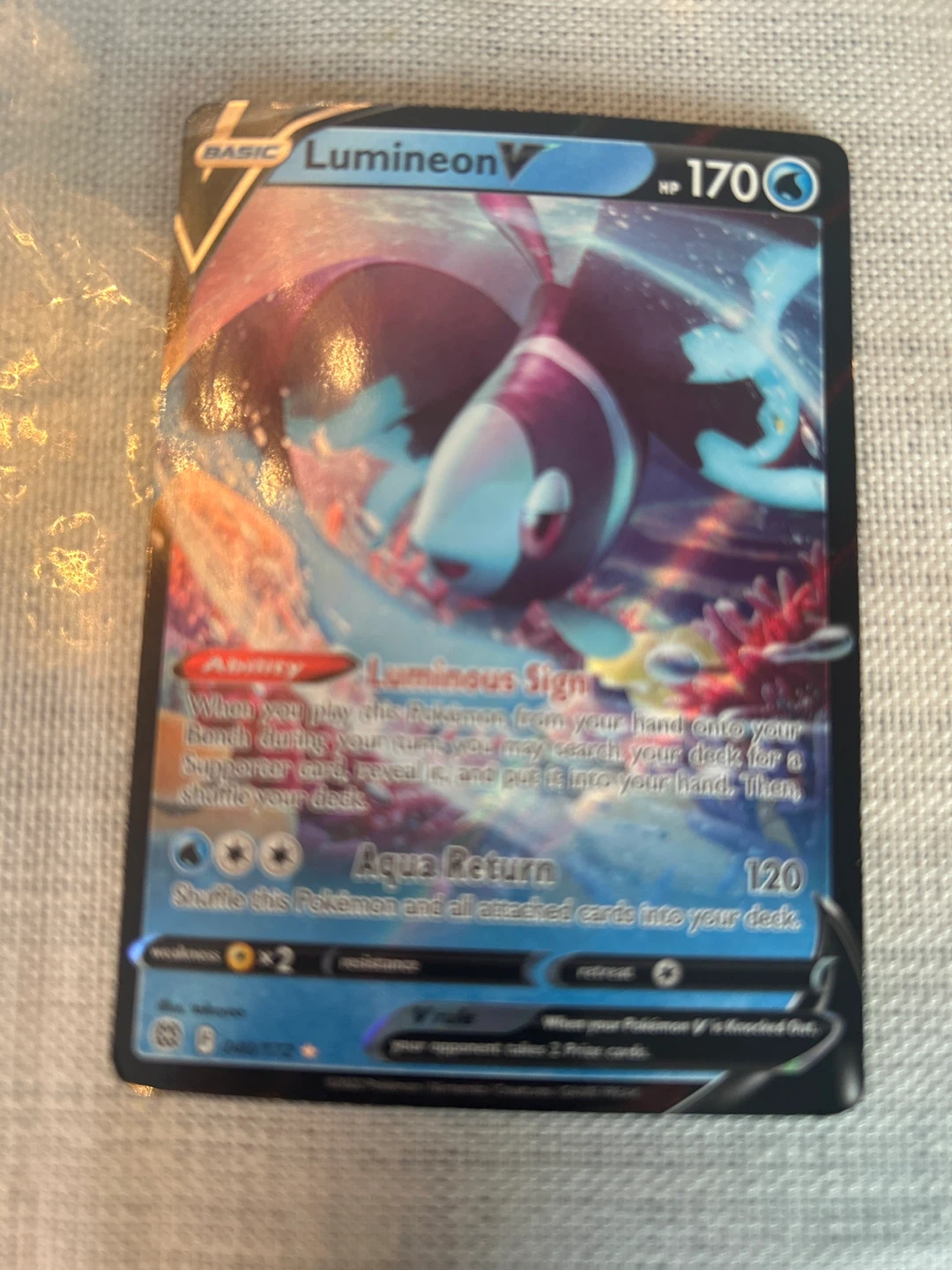 Pokemon TCG Lumineon V Basic Card