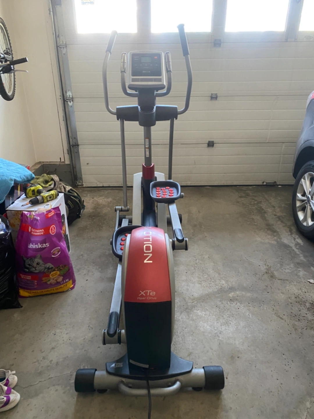 Freemotion XT8 Power Drive Elliptical - photo 2