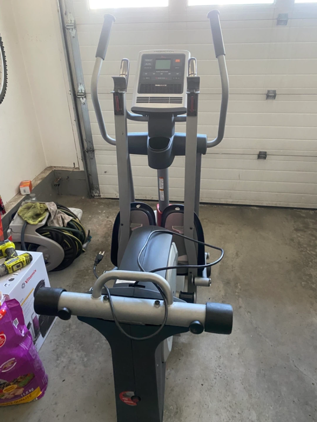 Freemotion XT8 Power Drive Elliptical - photo 3