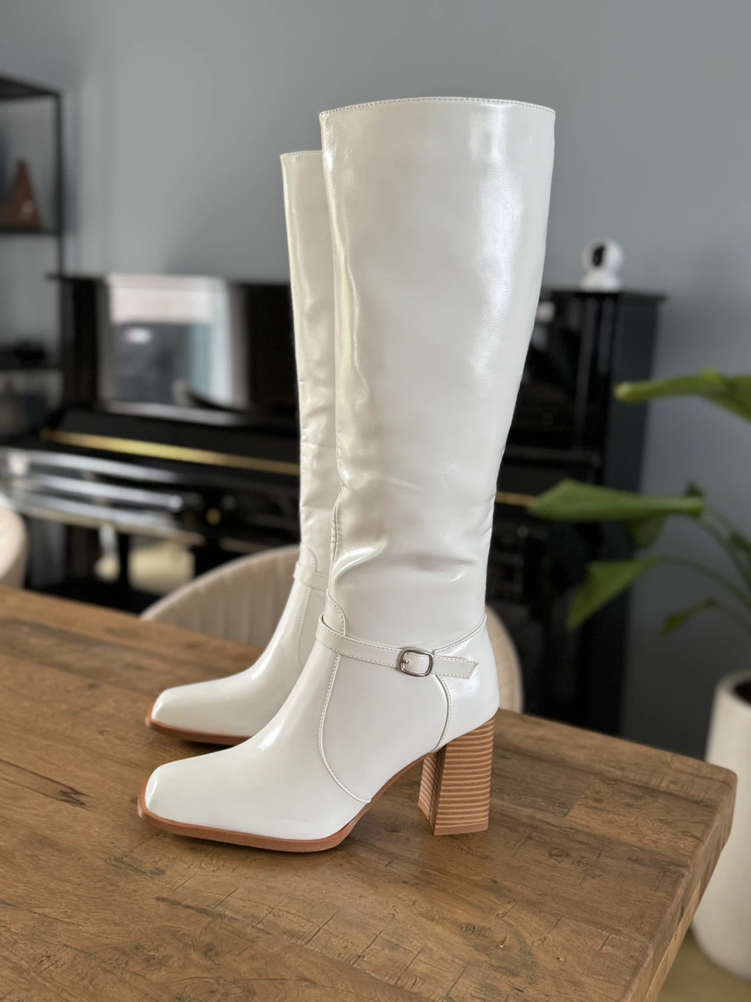 White Knee-High Boots size 7.5 - photo 2
