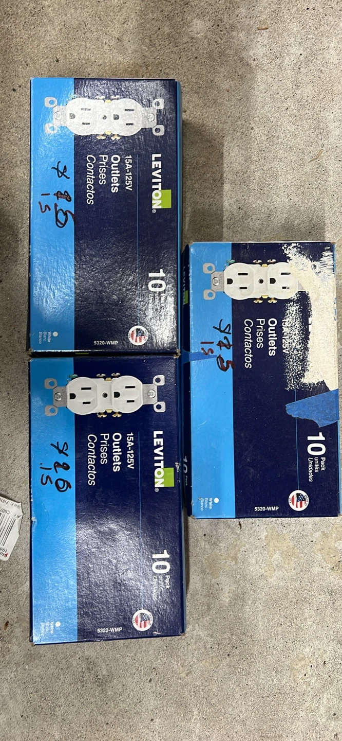 Leviton 15A-125V Outlets - 10 Pack - photo 3