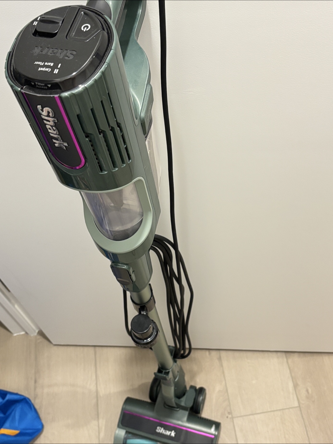 Shark Detect Ultralight Corded Stick Vacuum HZ752