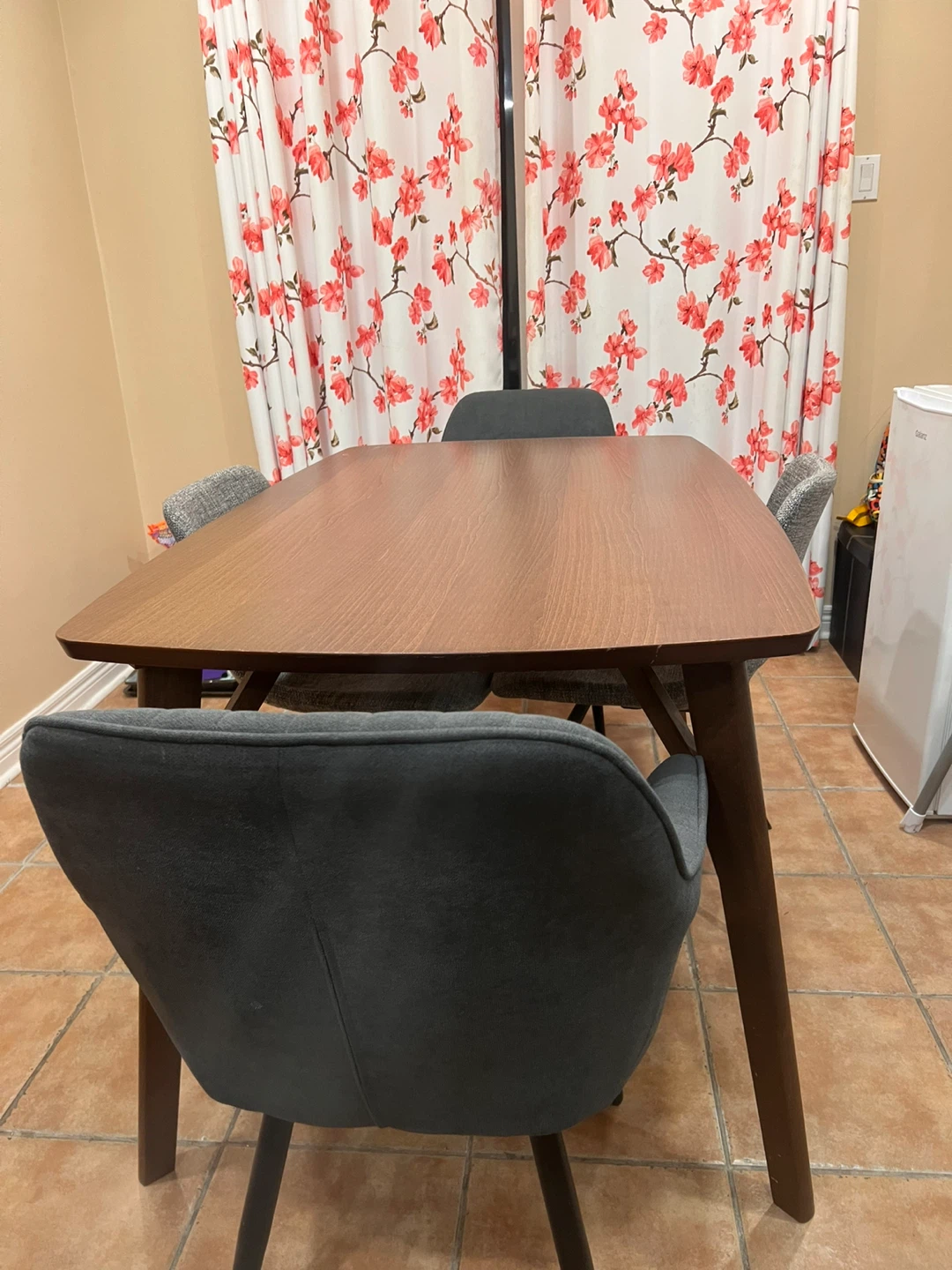 Mid-Century Modern Dining Table and Chairs Set