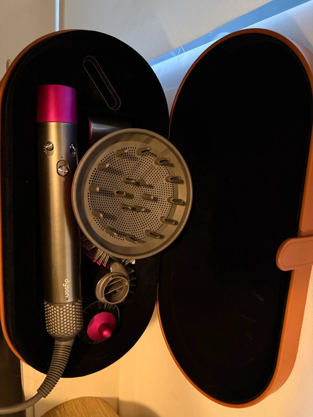 Dyson Airwrap Complete Set with Case and diffuser - photo 3
