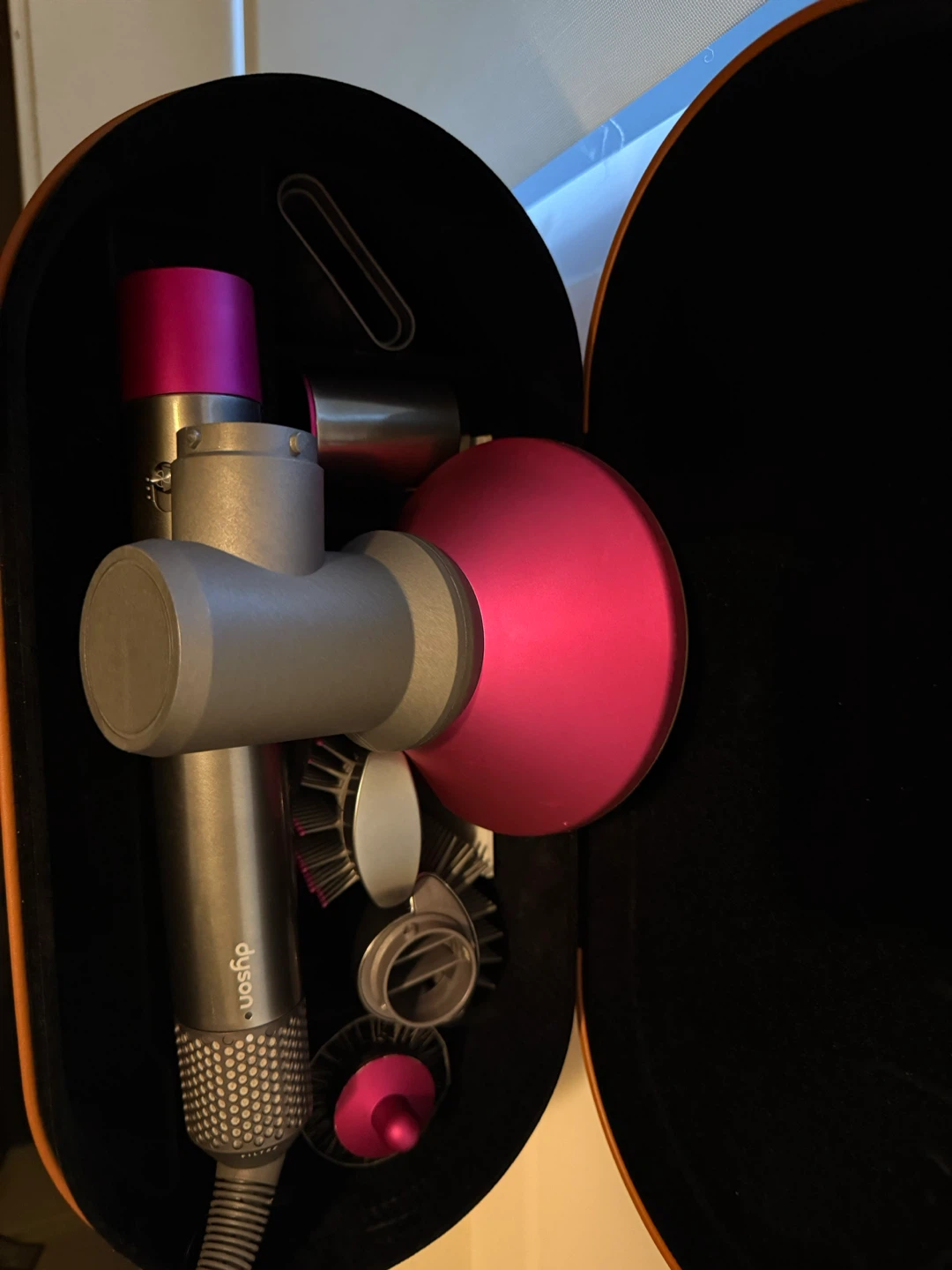Dyson Airwrap Complete Set with Case and diffuser - photo 4