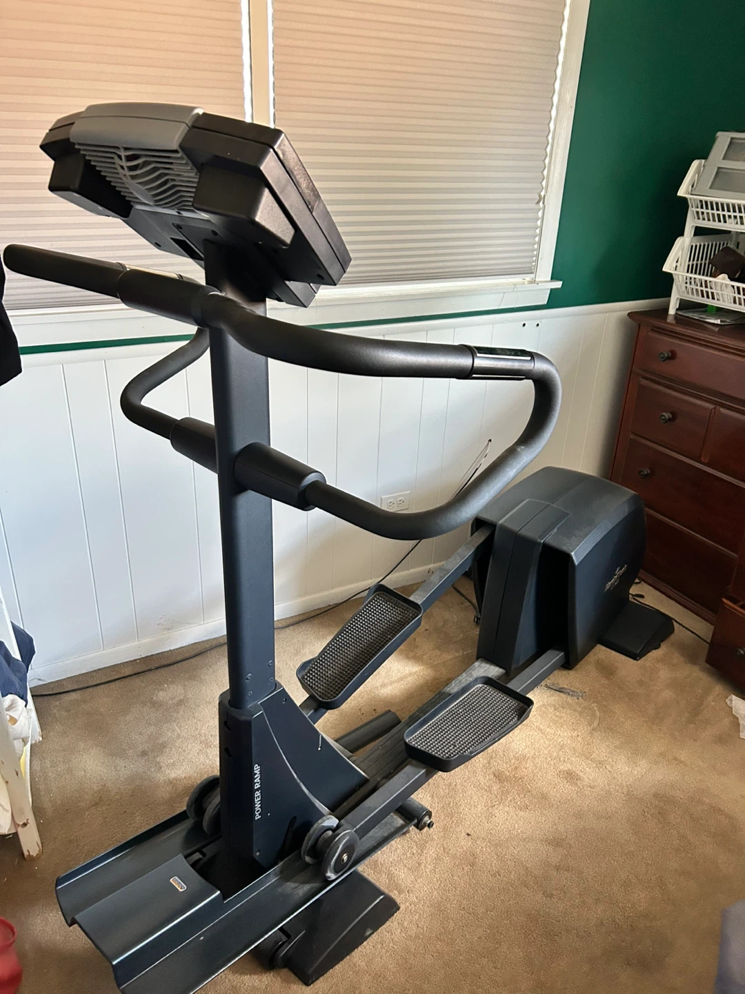 NordicTrack CX985 Power Ramp Elliptical