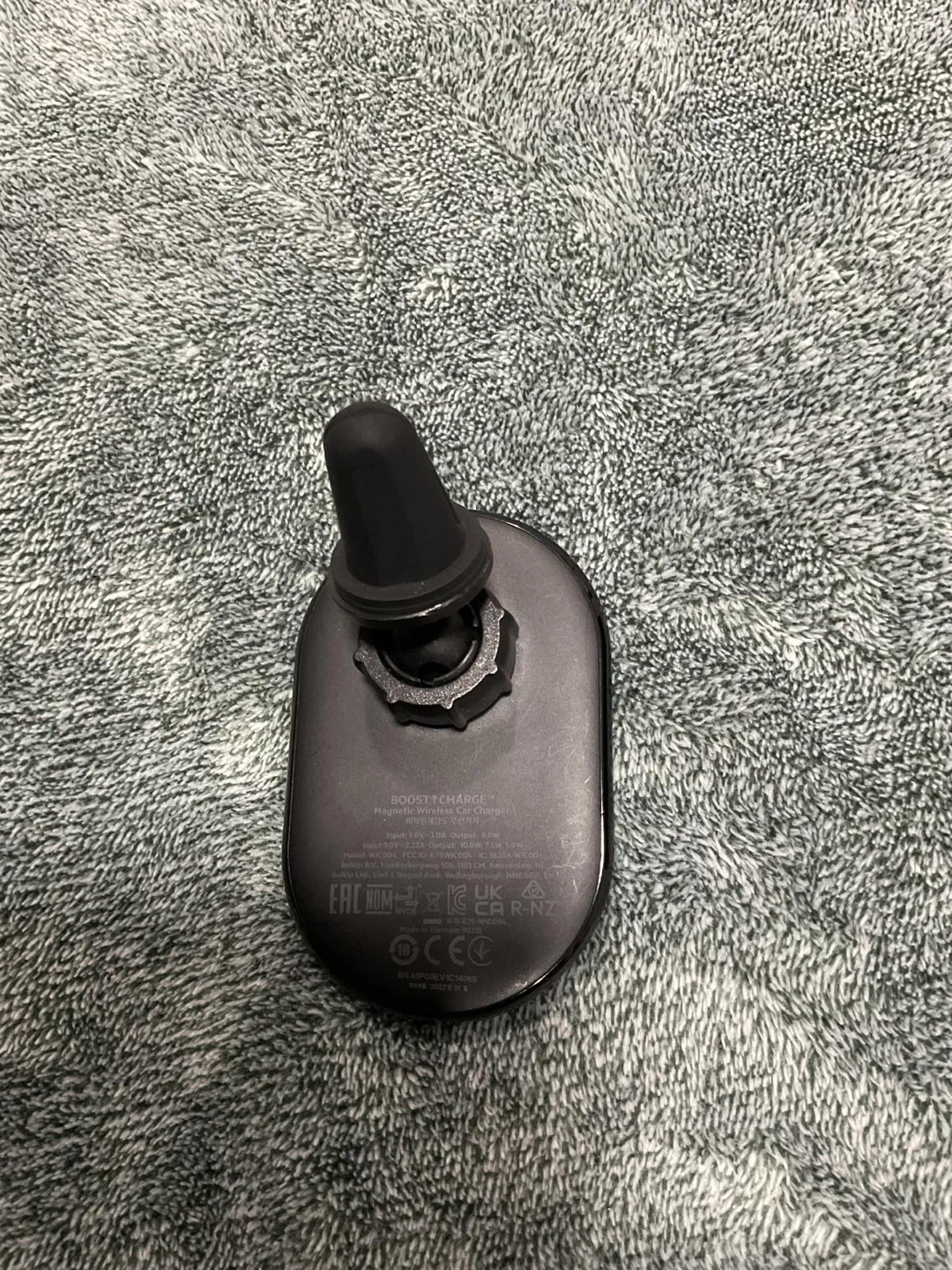 Belkin BoostCharge Magnetic Wireless Car Charger - photo 3