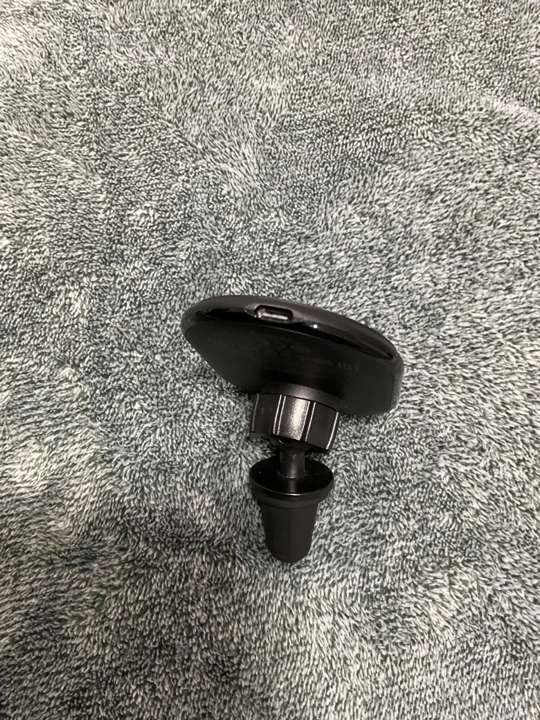Belkin BoostCharge Magnetic Wireless Car Charger - photo 4