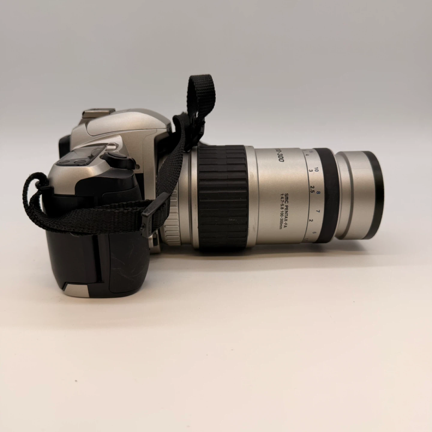 Pentax MZ-30 SLR Film Camera with 28-80mm & 100-300mm Lenses - photo 4