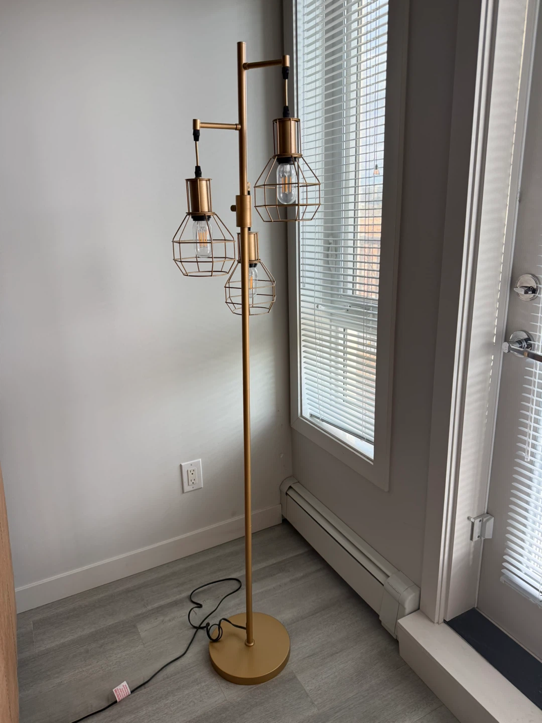 Dimmable Floor Lamp - photo 4
